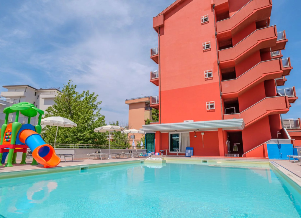 media.1752062798_med25_-_-143